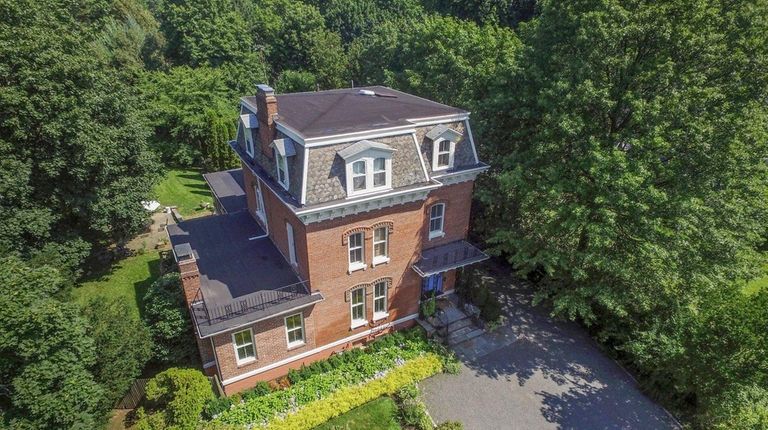 One Of Garden City S Oldest Homes Lists For 2 35m Newsday