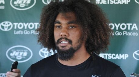 Leonard Williams of the Jets speaks with the