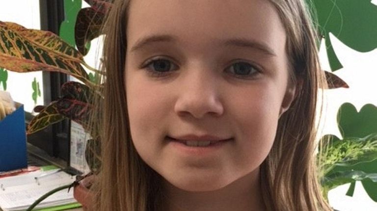 Kidsday reporter Chloe Lundin's special necklace was made