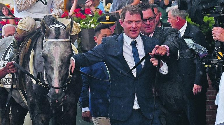 Restaurateur Bobby Flay to work as horse racing analyst on NBC for Whitney Stakes at Saratoga 