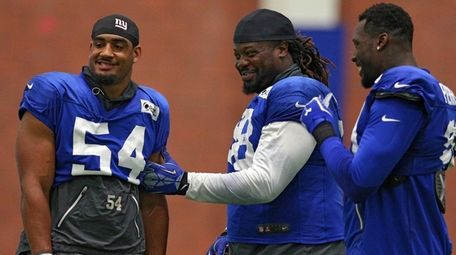 Giants defensive end Olivier Vernon (54), defensive tackle