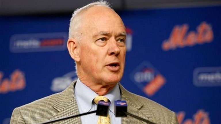 New York Mets general manager Sandy Alderson speaks