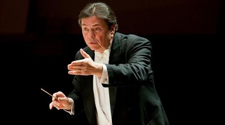 Gerard Schwarz conducts the Mozart Orchestra of New