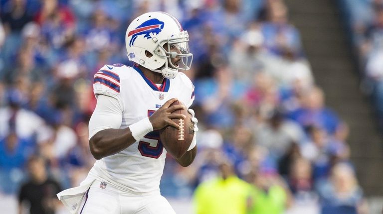 Tyrod Taylor of the Buffalo Bills drops back