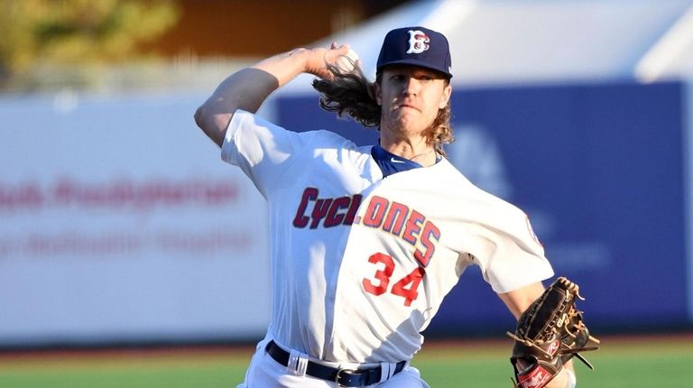 Noah Syndergaard pitching a rehab start against the