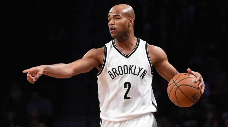 Jarrett Jack directs his teammates against the Pistons during