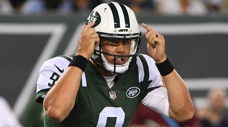 Jets quarterback Bryce Petty signals in the second