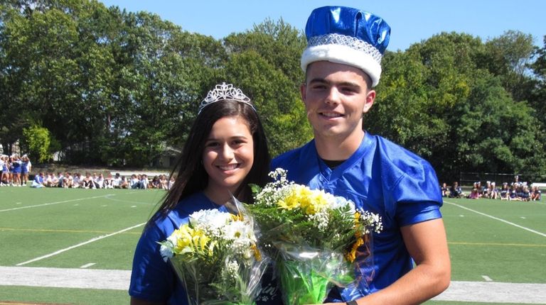 Hanna Hudson and Nick Alois were crowned homecoming