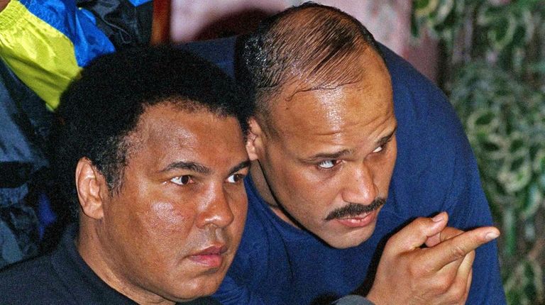 David Bey, a former heavyweight boxing champ, died