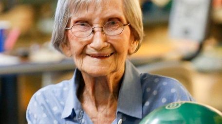 Maggi Watson, 98, the oldest female bowler in