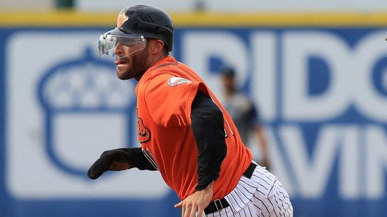 Ducks rightfielder Anthony Vega rounds second during a game