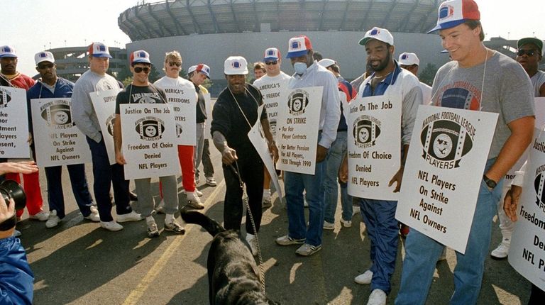 1987 Nfl Strike Still Haunts Ex Giants Coach Bill Parcells