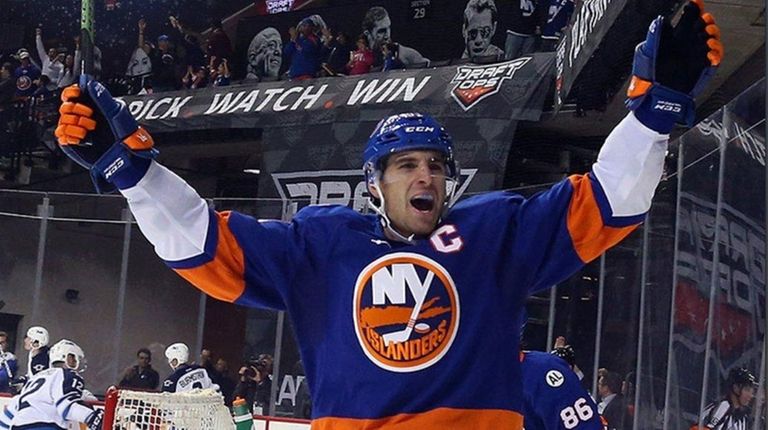 The NHL Skate: Hockey Card Trader app offers