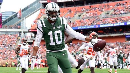 Jermaine Kearse of the New York Jets scores