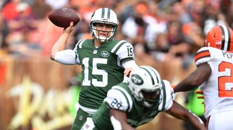 Josh McCown of the New York Jets looks