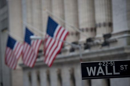 The Wall Street street sign near the New