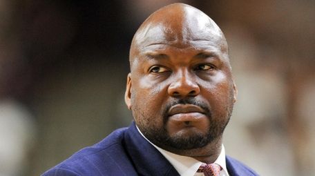 Chuck Person, Auburn assistant coach, during a timeout