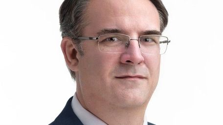 Robert Nosek of Glen Cove has joined Certilman