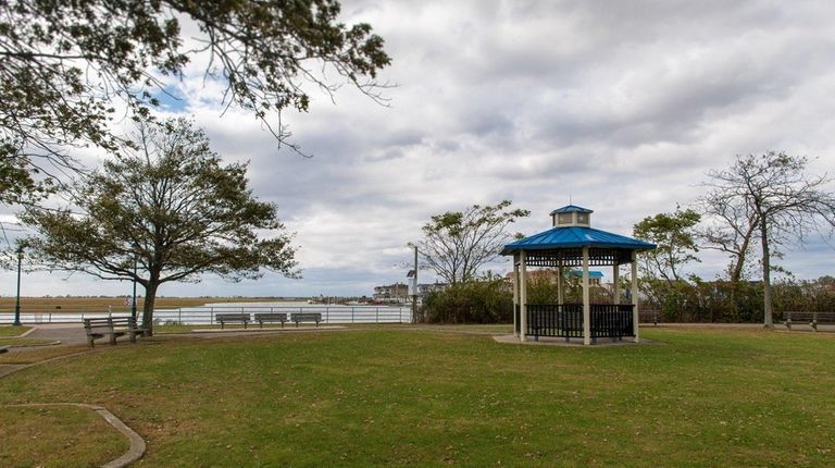 Seaford's Seamans Neck Park features a fishing pier,