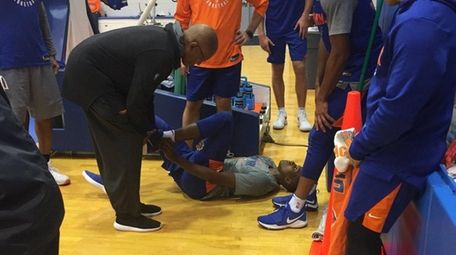 Knicks rookie Frank Ntilikina hurt his ankle at