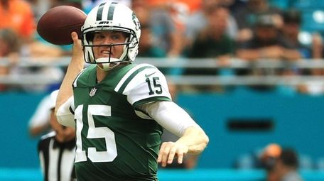 Josh McCown of the Jets passes during a