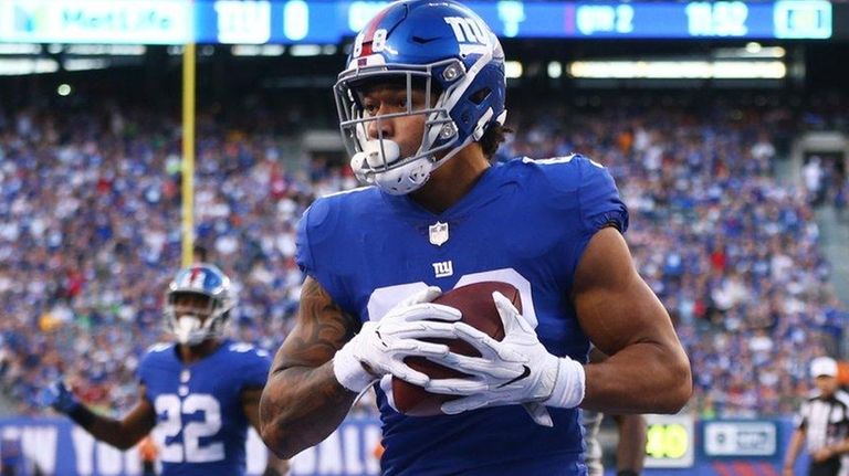 Evan Engram of the Giants catches a second-quarter