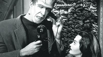 Fred Gwynne and Yvonne DeCarlo on