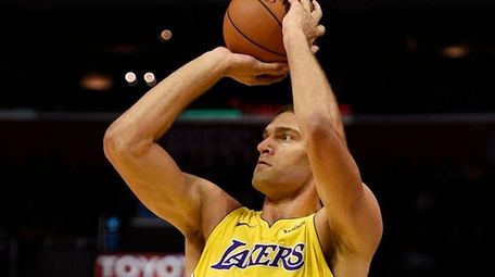 Brook Lopez trying to embrace diminished role with Lakers ...