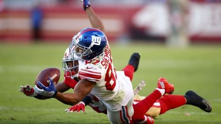 Sterling Shepard of the Giants makes a catch