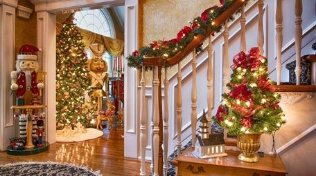 Holiday house tours on Long Island | Newsday