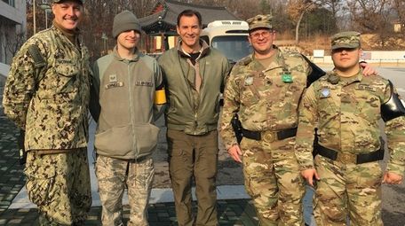 Rep. Tom Suozzi (D-Glen Cove) with U.S. servicemembers