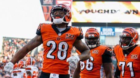 Bengals running back Joe Mixon celebrates after scoring