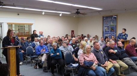 Farmers and winemakers discuss a Southold Town proposal