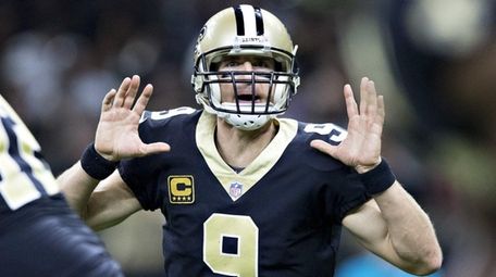 Drew Brees of theSaints calls out the play