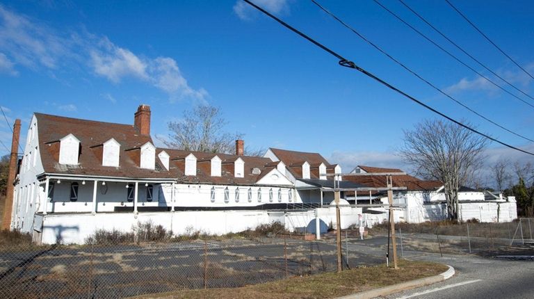 Canoe Place project faces a board vote | Newsday