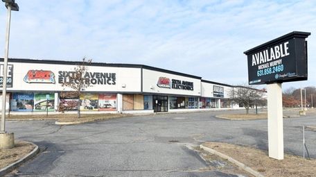 Tesla wants to open a dealership at the