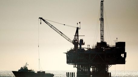 An oil rig off the U.S. Pacific Ocean