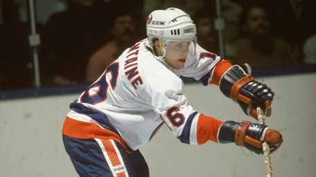 Pat LaFontaine of the New York Islanders during