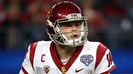 Sam Darnold of the USC Trojans looks to