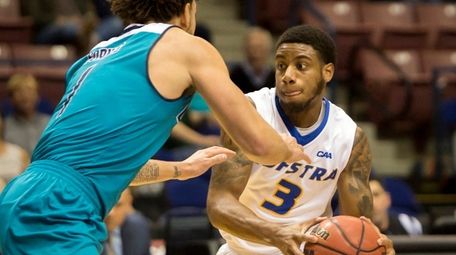 Hofstra guard Justin Wright-Foreman, who scored 29 points,