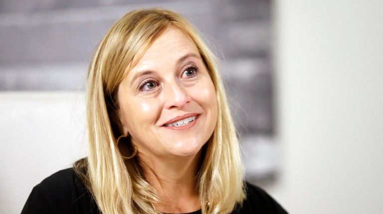 Nashville Mayor expected to announce resignation, pleads guilty to theft