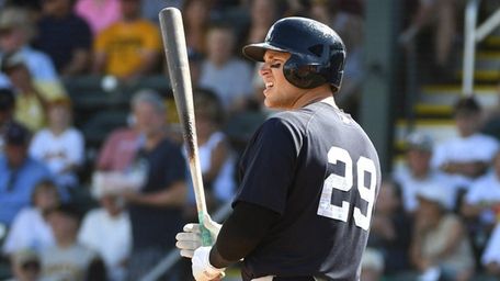 Yankees Brandon Drury at bat during his Spring