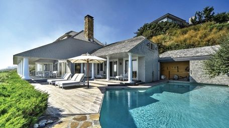 Bernie Madoff's former home in Montauk lists for $21M ...