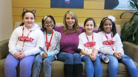 Voice actress Tara Strong meets with Kidsday reporters,