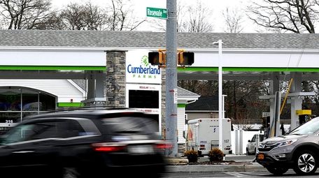 Nesconset residents worry about traffic from new convenience