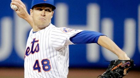 New York Mets starting pitcher Jacob deGrom (48)