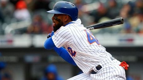 Jose Reyes of the Mets bats in the