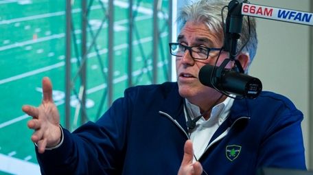 Mike Francesa engages sports analyst guest host Bill