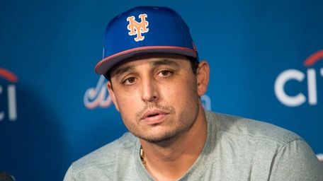 Mets pitcher Jason Vargas talks to reporters on Feb.