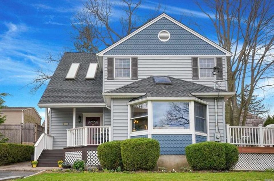 This Glen Head Colonial has three bedrooms and